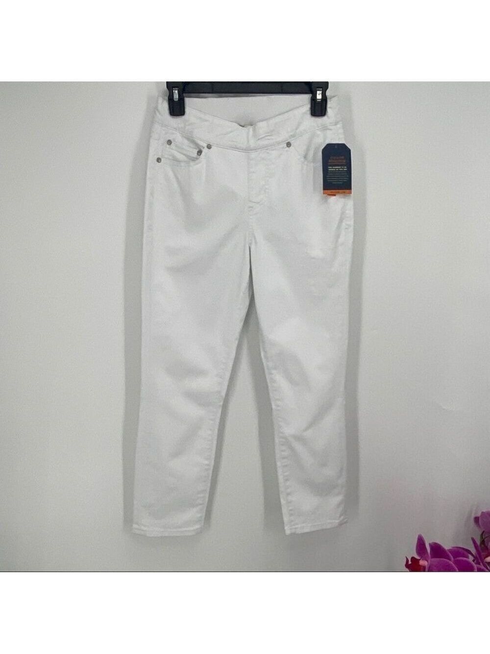 $79 Jag Jeans Pull on Slims White